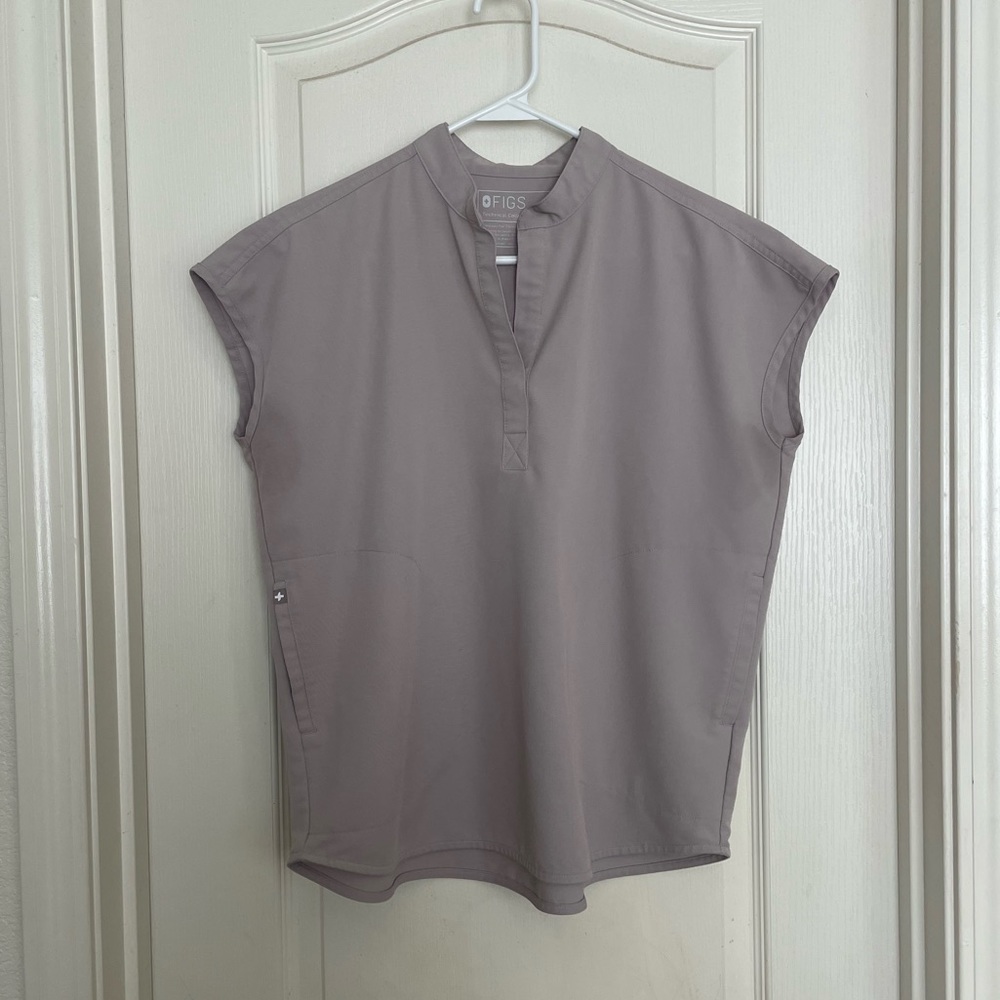 Figs Scrub Top